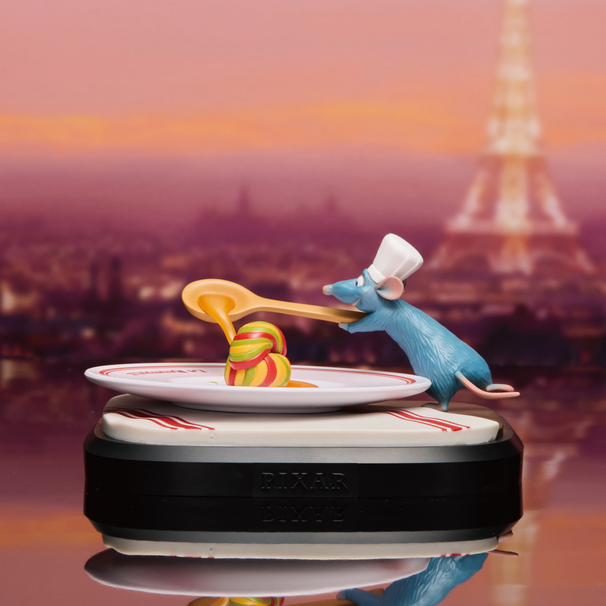 ピクサーキャラクターや名シーンを再現したフィギュアがラインナップされた、“ピクサーくじ”第2弾がパワーアップして登場！「Happyくじ／PIXAR 2025」が7月4日より順次販売開始！