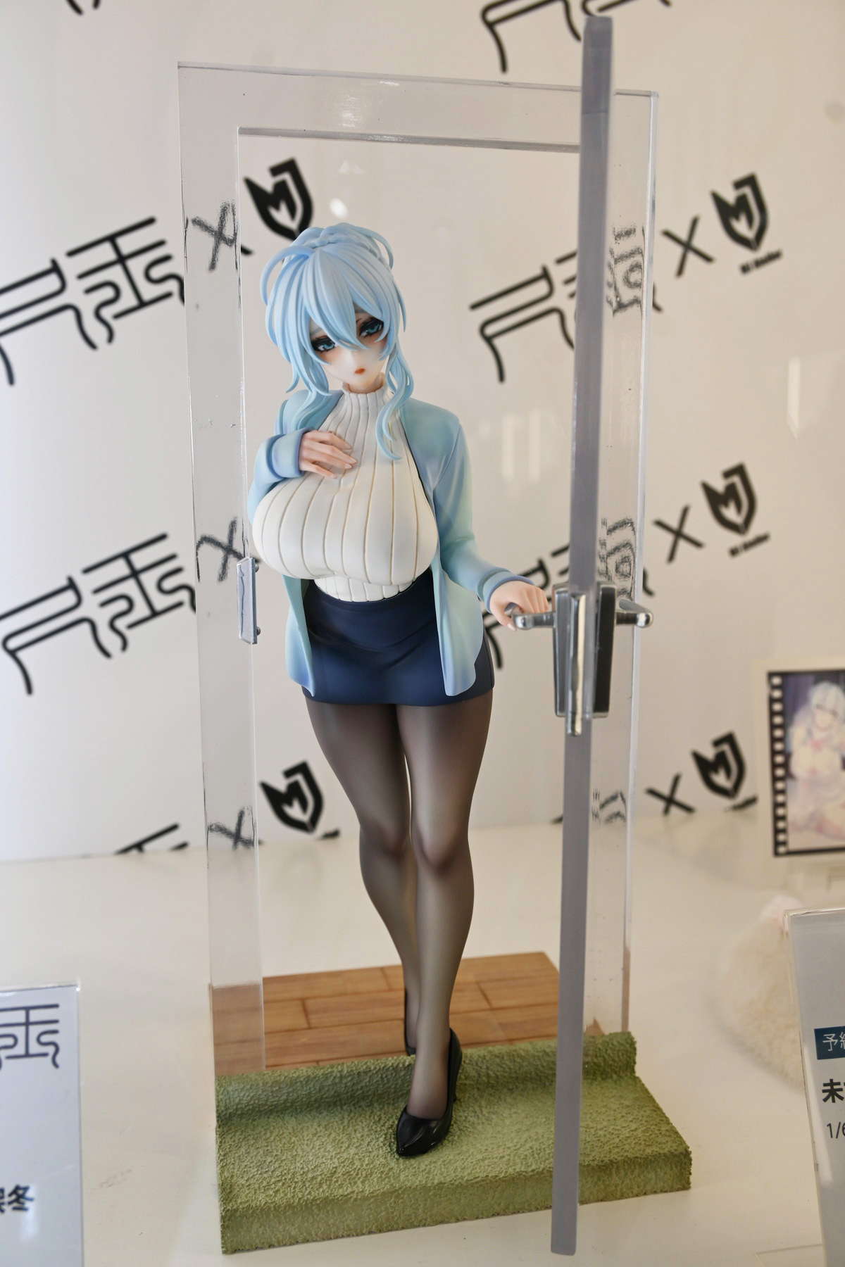 【ワンフェス2025夏フォトレポート】あみあみホビーキャンプブースから「勝利の女神:NIKKE」アニス、「生徒会にも穴はある!」陸奥こまろなどのフィギュアを紹介!