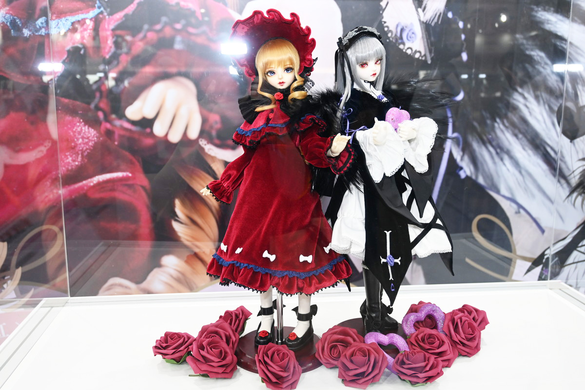 【ワンフェス2025夏フォトレポート】APEXTOYSブースから「魔女の旅々」イレイナ、「グリッドマン ユニバース」新条アカネ、海洋堂ブースから「初音ミク」などのフィギュアを紹介!