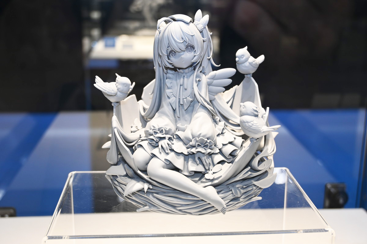 【ワンフェス2025夏フォトレポート】APEXTOYSブースから「魔女の旅々」イレイナ、「グリッドマン ユニバース」新条アカネ、海洋堂ブースから「初音ミク」などのフィギュアを紹介!