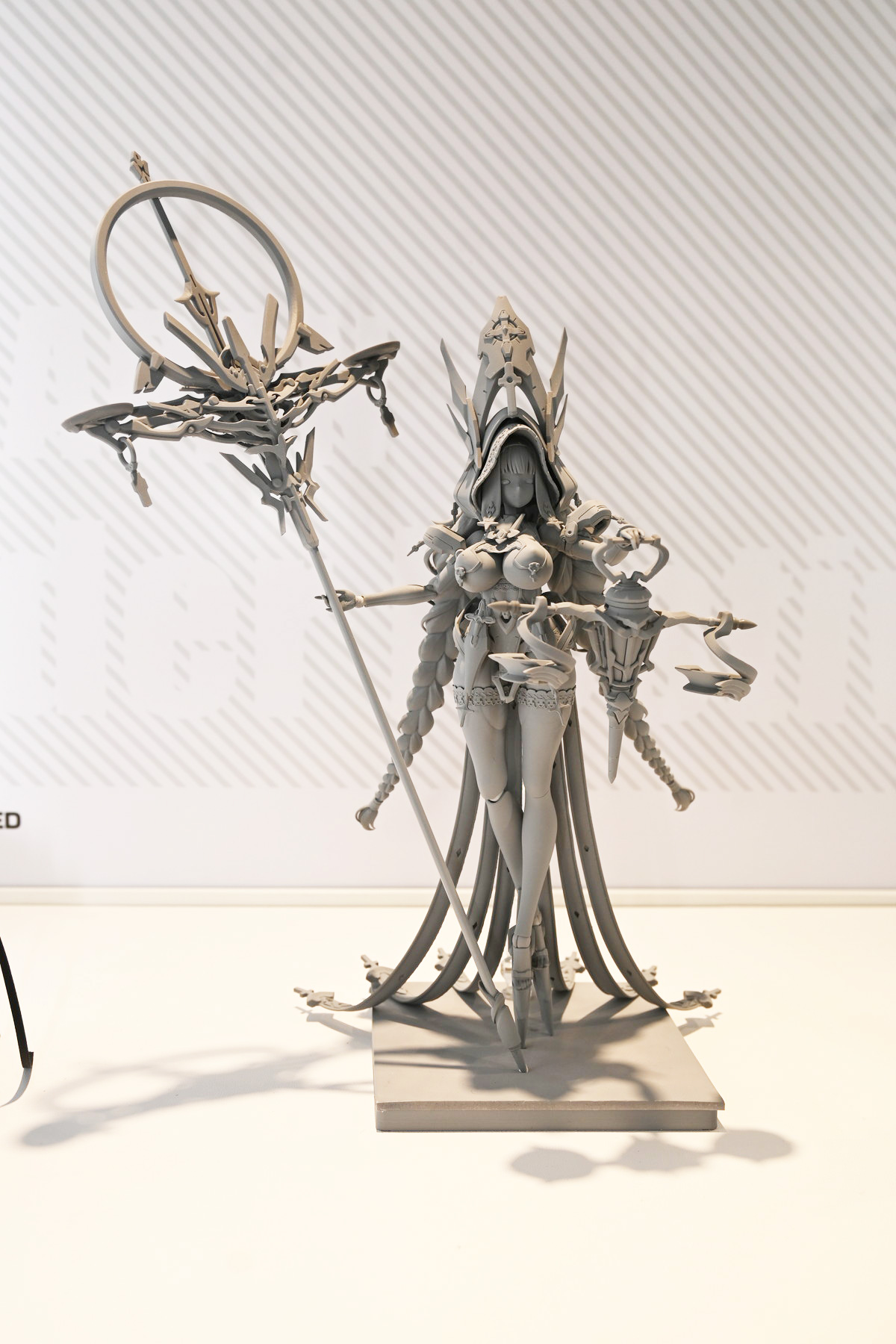 【ワンフェス2025夏フォトレポート】APEXTOYSブースから「魔女の旅々」イレイナ、「グリッドマン ユニバース」新条アカネ、海洋堂ブースから「初音ミク」などのフィギュアを紹介!