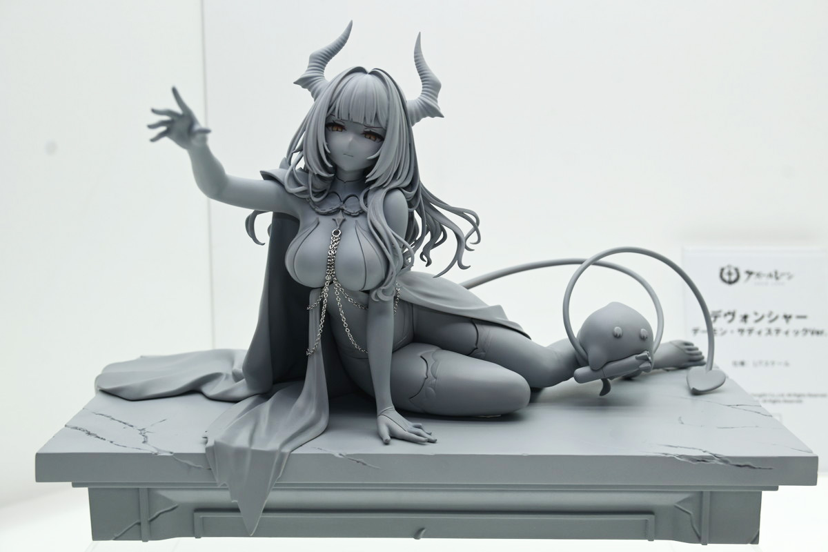 【ワンフェス2025夏フォトレポート】APEXTOYSブースから「魔女の旅々」イレイナ、「グリッドマン ユニバース」新条アカネ、海洋堂ブースから「初音ミク」などのフィギュアを紹介!