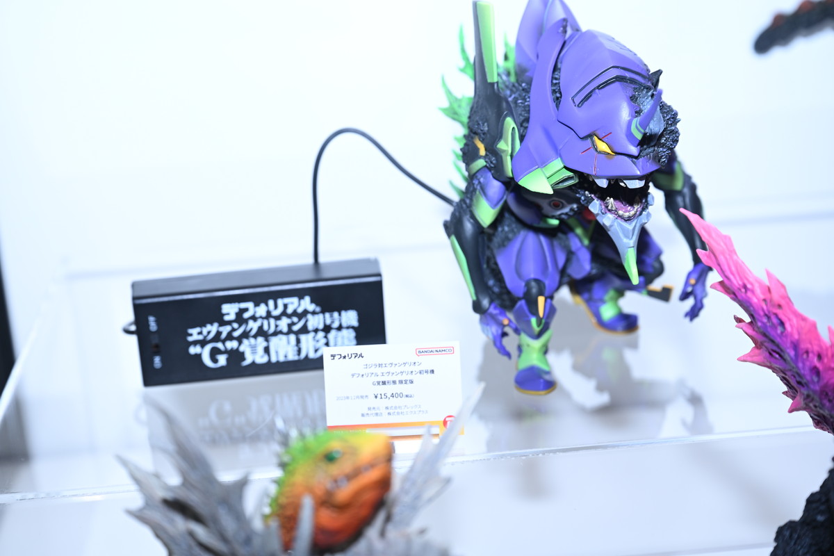 【ワンフェス2025夏フォトレポート】ウェーブブースから「アイドルマスター シンデレラガールズ」高垣楓、X-PLUSブースから「勝利の女神:NIKKE」アリスなどのフィギュアを紹介!