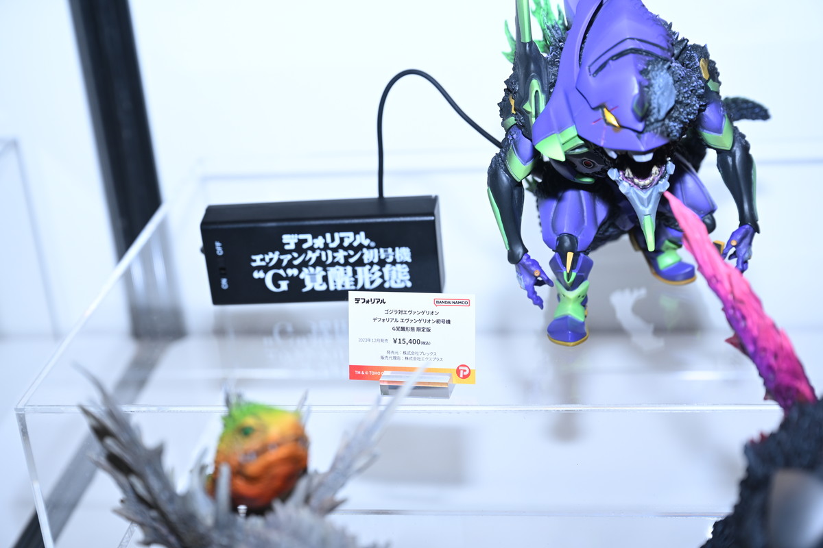 【ワンフェス2025夏フォトレポート】ウェーブブースから「アイドルマスター シンデレラガールズ」高垣楓、X-PLUSブースから「勝利の女神:NIKKE」アリスなどのフィギュアを紹介!