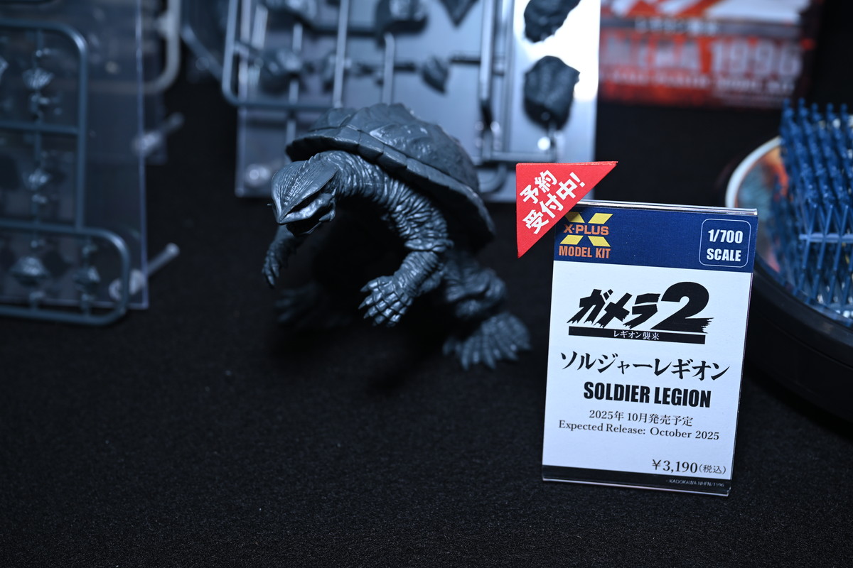 【ワンフェス2025夏フォトレポート】ウェーブブースから「アイドルマスター シンデレラガールズ」高垣楓、X-PLUSブースから「勝利の女神:NIKKE」アリスなどのフィギュアを紹介!