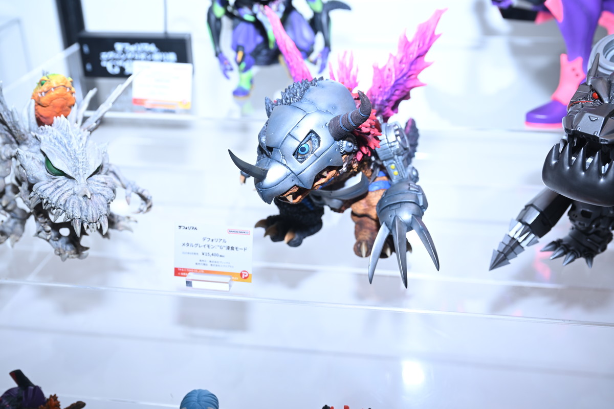 【ワンフェス2025夏フォトレポート】ウェーブブースから「アイドルマスター シンデレラガールズ」高垣楓、X-PLUSブースから「勝利の女神:NIKKE」アリスなどのフィギュアを紹介!